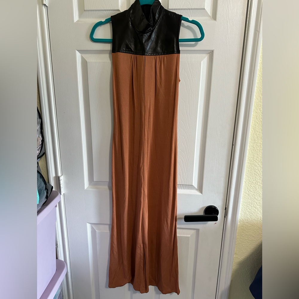 Soyun Elegant Brown w/ Black Leather Accent Sleeveless Long Dress w/ Slits. Sz 4